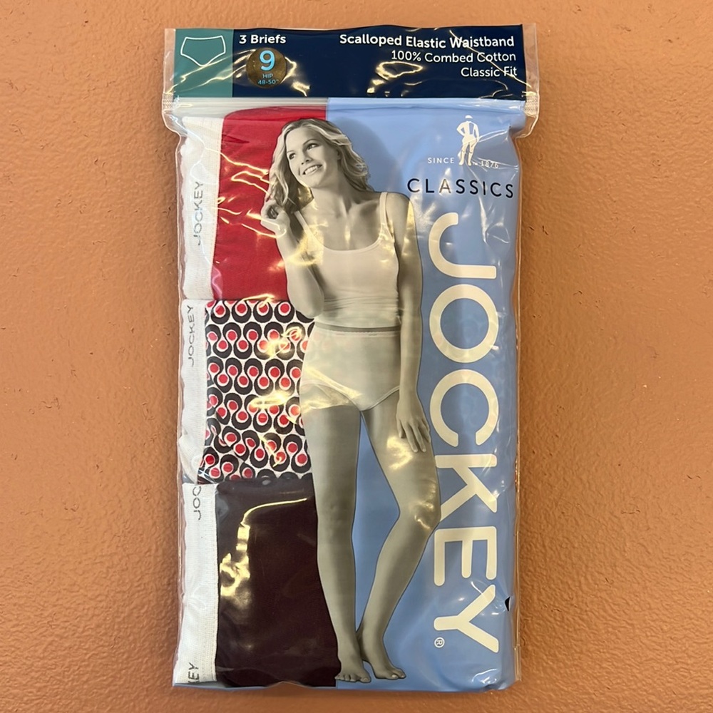 Jockey Classics Scalloped Elastic Waistband Fit Briefs (size 9- hip 48”-50”)